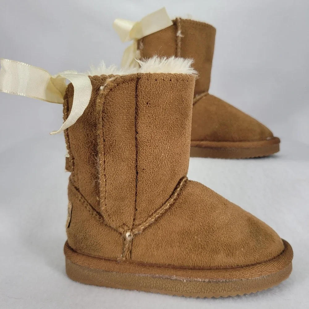 APRES Boots Toddlers 7C Brown Lamo Chestnut Shearling Snowboot Lace Bow Winter